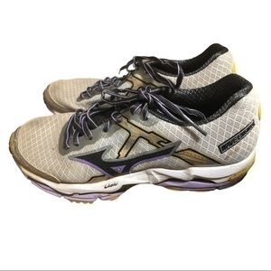 Mizuno size US W 7.5 wave enigma 4